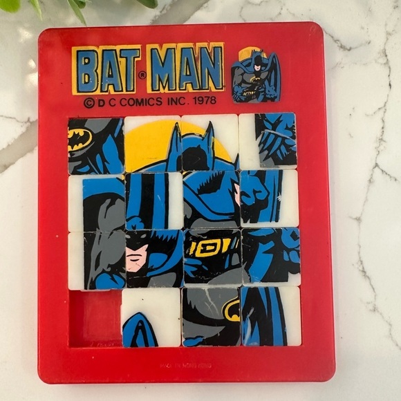 VINTAGE APC BATMAN DC SLIDING  PUZZLE 1978 HTF NICE SHAPE - Picture 1 of 2